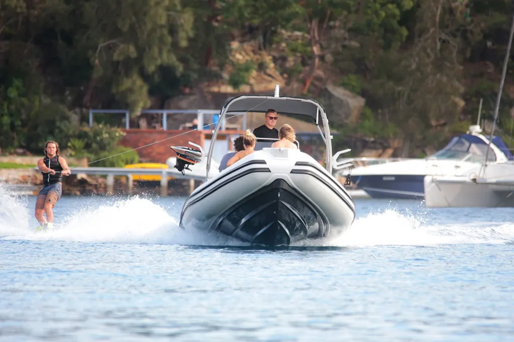Boat rental in Altea for waterskiing with a skipper